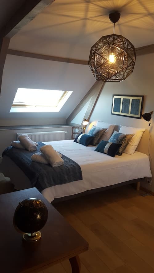 La Porte des Lacs, Room