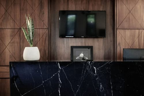 Six Two Four Hotel, Reception