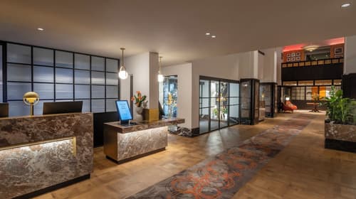 Clayton Hotel Amsterdam American, Reception