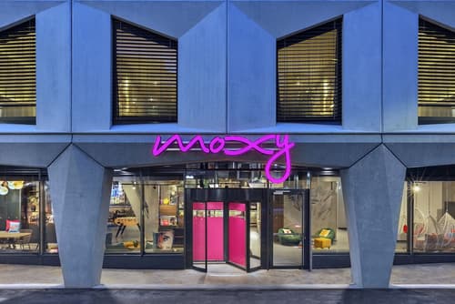 Moxy Lausanne City, Front of property