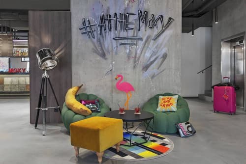 Moxy Lausanne City, Lobby