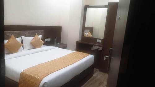 Kapish Home - All Pure Veg, Room