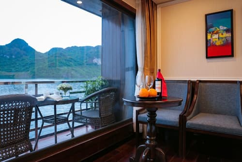 La Pandora Cruises, Living area