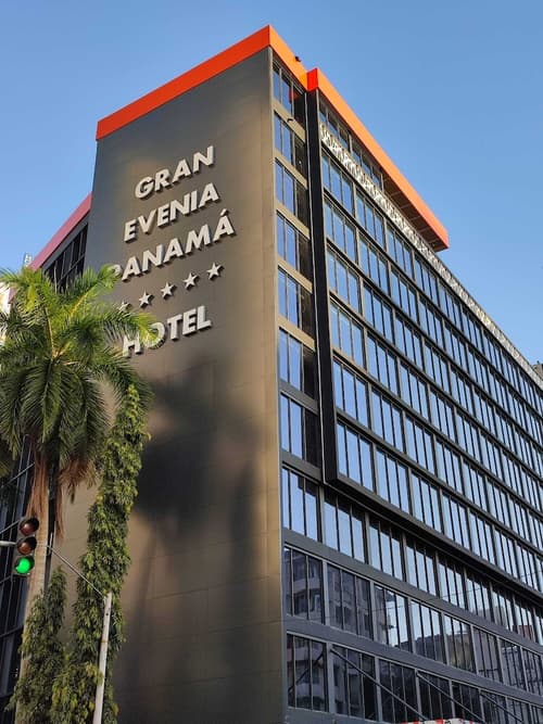 Gran Evenia Panama, Front of property