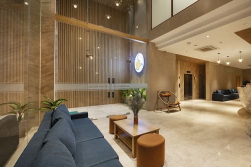 Sunkiss Hotel, Lobby