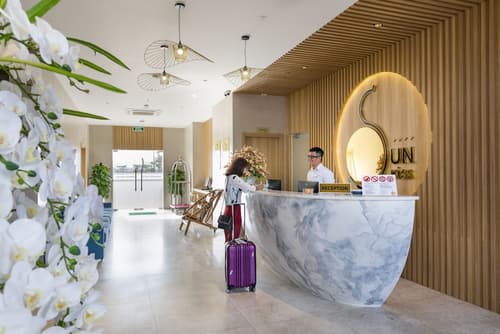 Sunkiss Hotel, Reception