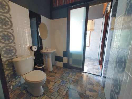 Kohmook Nurse House, Bathroom