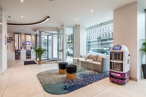 YOTEL Porto, Reception