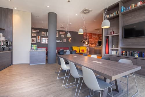 Campanile Vienna South, Lobby