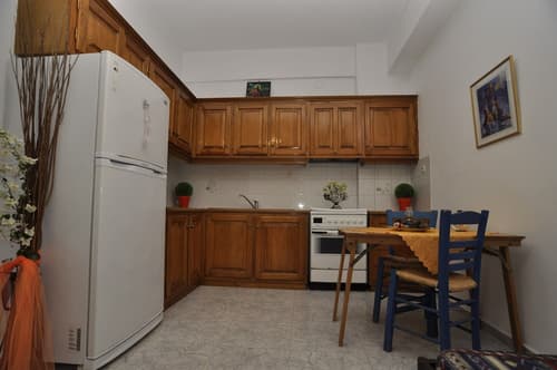 Manos Syros, Private kitchen