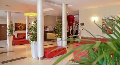 Tami Residence, Reception