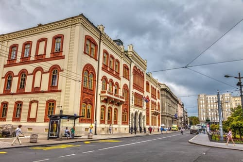 Teanna Lux Apartments, Exterior