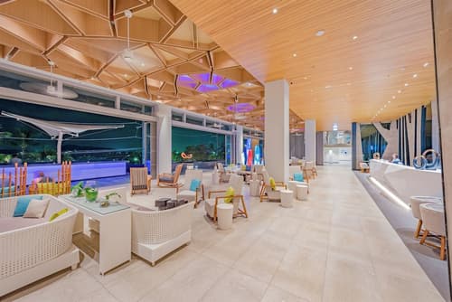 Oceanfront Beach Resort, Reception