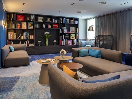 Crowne Plaza Nice Grand Arenas by IHG, Lobby