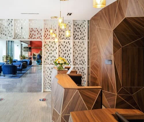 Crowne Plaza Nice Grand Arenas by IHG, Lobby