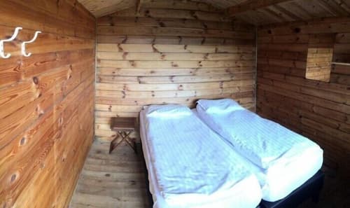 Hlid Huts, Room