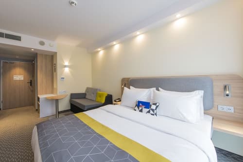 Holiday Inn Express Warsaw - Mokotow by IHG, Room