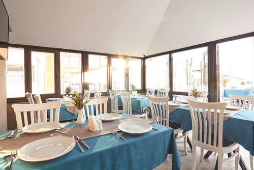 Renzo Hotel, Restaurant