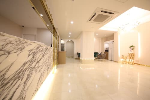 Den Basta Hotel, Lobby