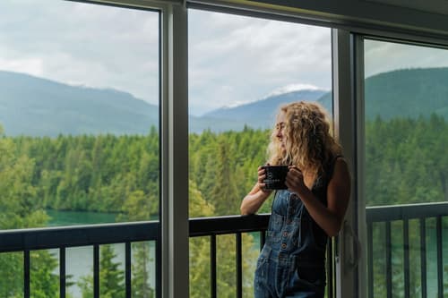 Basecamp Resorts Revelstoke, Terrace/patio