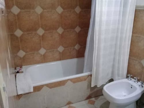 El Refugio de Coquena, Bathroom