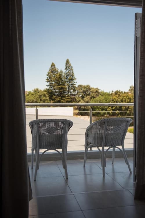 The Whale on Main B&B, Property grounds