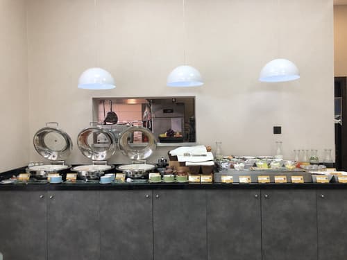 TIME Express Hotel Al Khan, Buffet