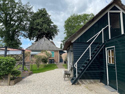 Cozy House with a Boat near Giethoorn & Weerribben Wieden National Park, Reception