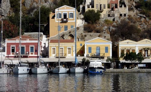 Limani Life, Exterior