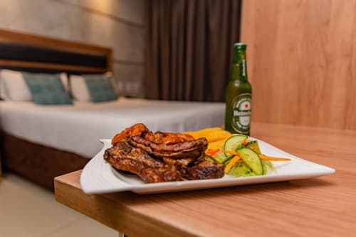 Bayside Hotel 116, Room service - dining