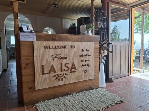 Mountain Hostel Finca la Isa, Reception