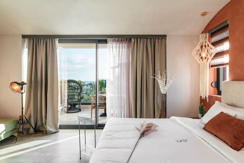 Cocooning Suites by Blue Carpet, Room