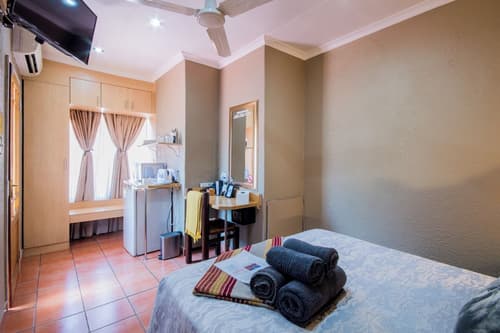 Marle' Lodge Bed & Breakfast, Room