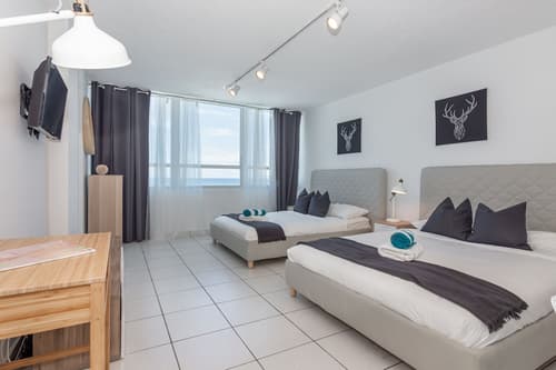 Girasole Apartments, Room