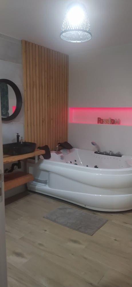 La Kazanou, Bathroom