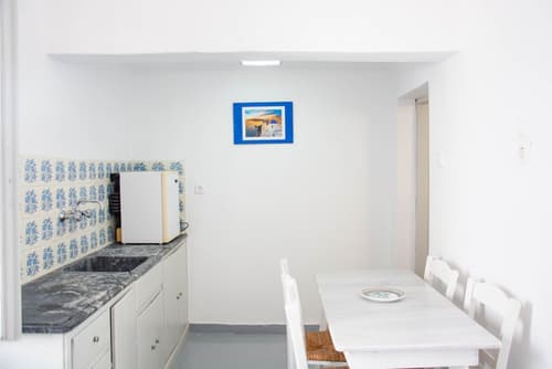 Carlos Pension, Room