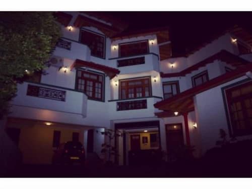 Hotel Mandakini, Primary image