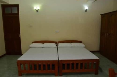 Hotel Mandakini, Room