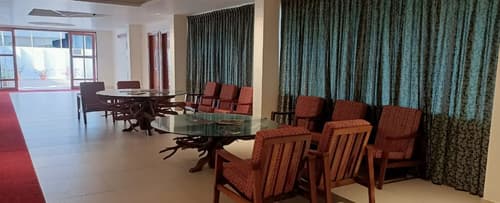 Hotel Sea Face, Lobby sitting area