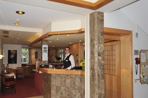 Hotel Promenade, Reception
