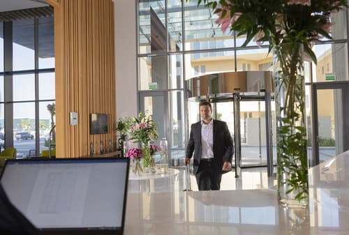 Dana Rayhaan by Rotana, Check-in/check-out kiosk