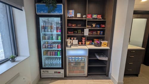 Superior Stay Hotel, Vending machine