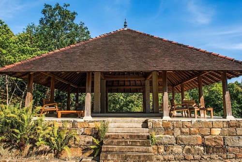 Living Heritage Koslanda, Property grounds