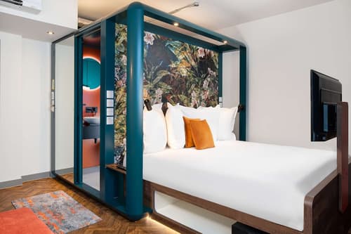 YOTEL Manchester Deansgate, Room