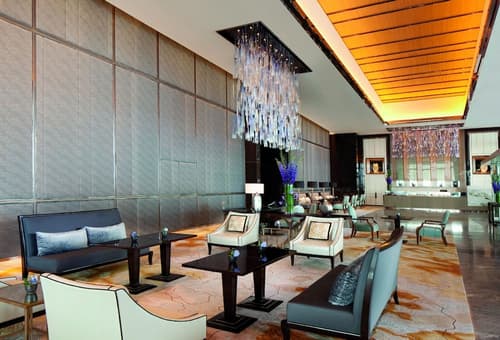 The Ritz-Carlton, Hong Kong, Lobby sitting area