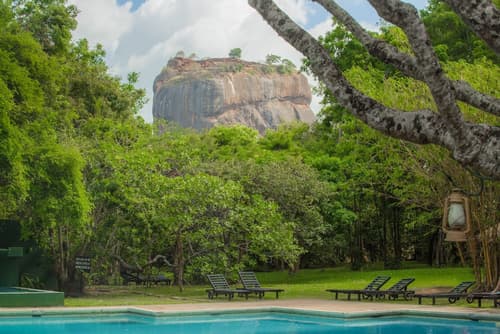 Sigiriya Village, Primary image