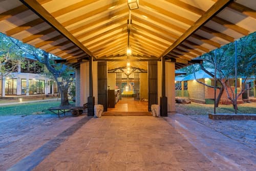 Elephant Reach, Interior entrance