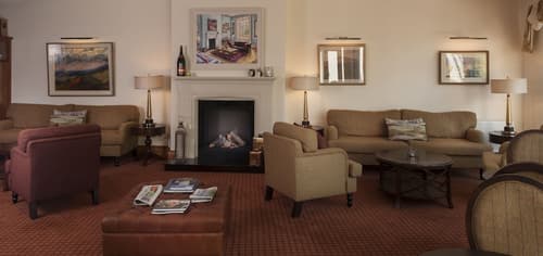 The Wyatt Hotel, Lobby