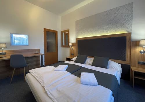 Hotel Bohemians, Room