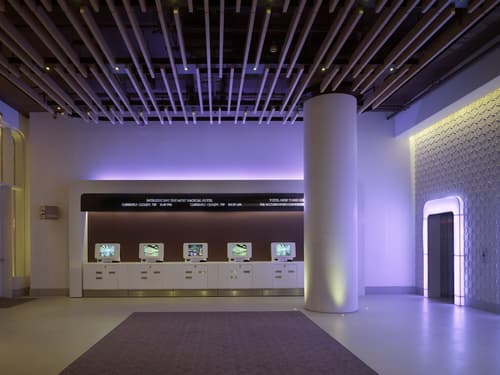 YOTEL New York Times Square, Interior entrance